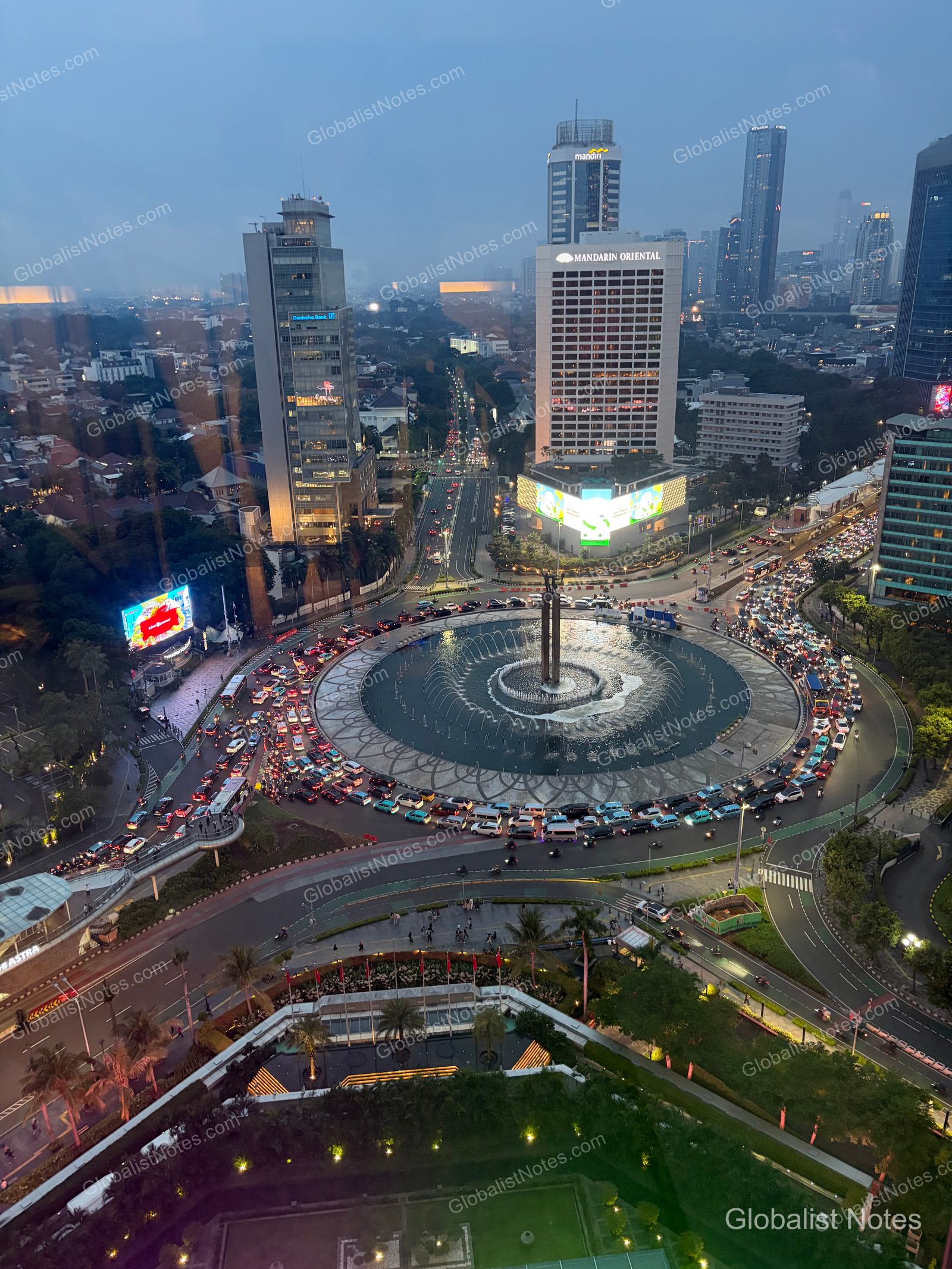 On our final day, we stayed in a Grand Suite with Bundaran View as a Globalist benefit. The view overlooking the iconic Bundaran HI was impressive, though being in the heart of the city meant some motorcycle noise was audible at night.